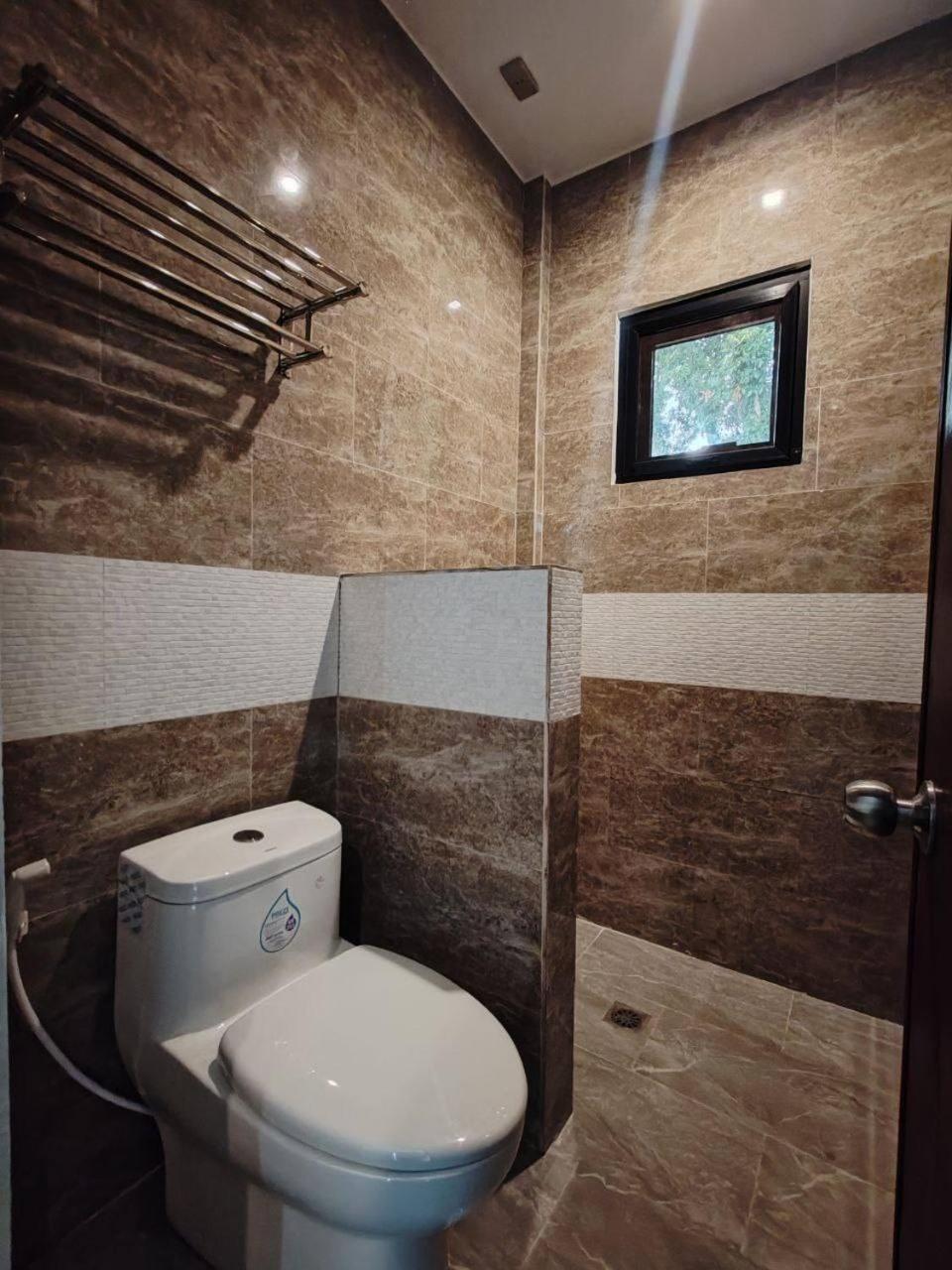 Wilson Hills Travelers Suites San Juan  Bagian luar foto